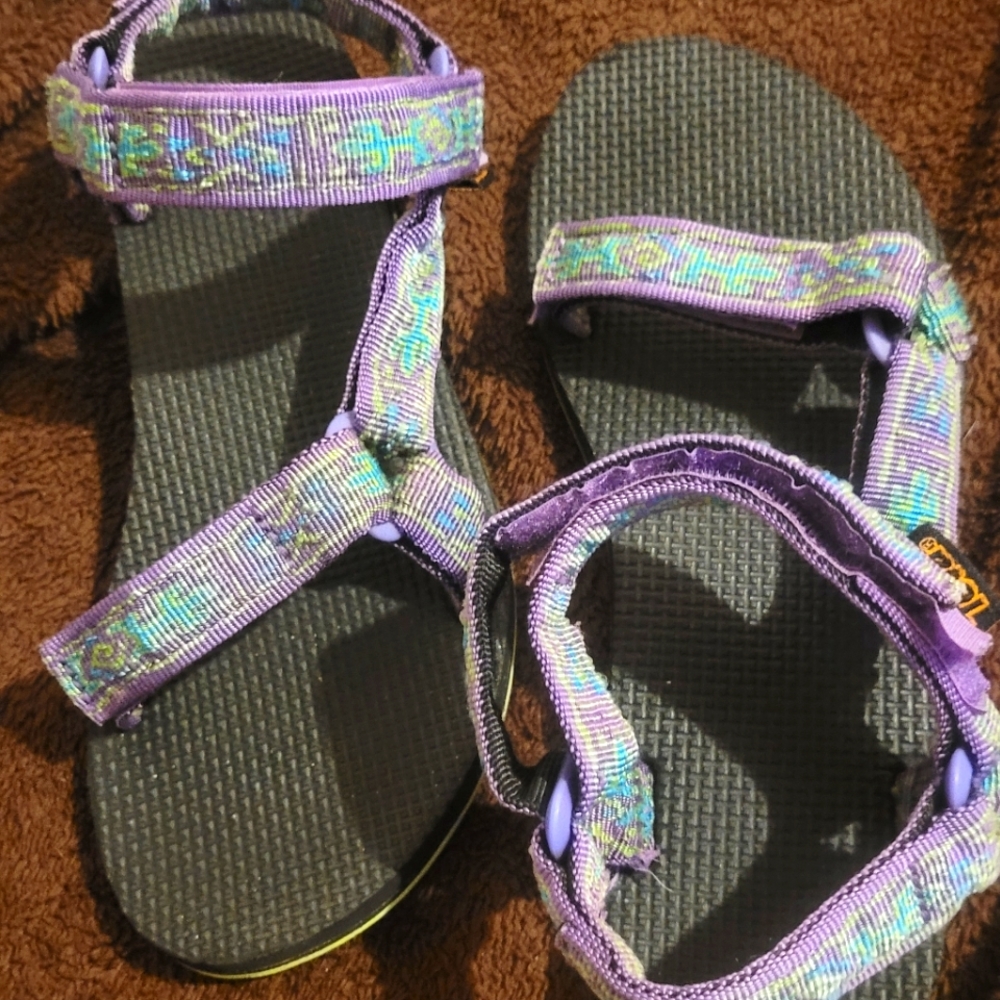 Teva sandal size 7